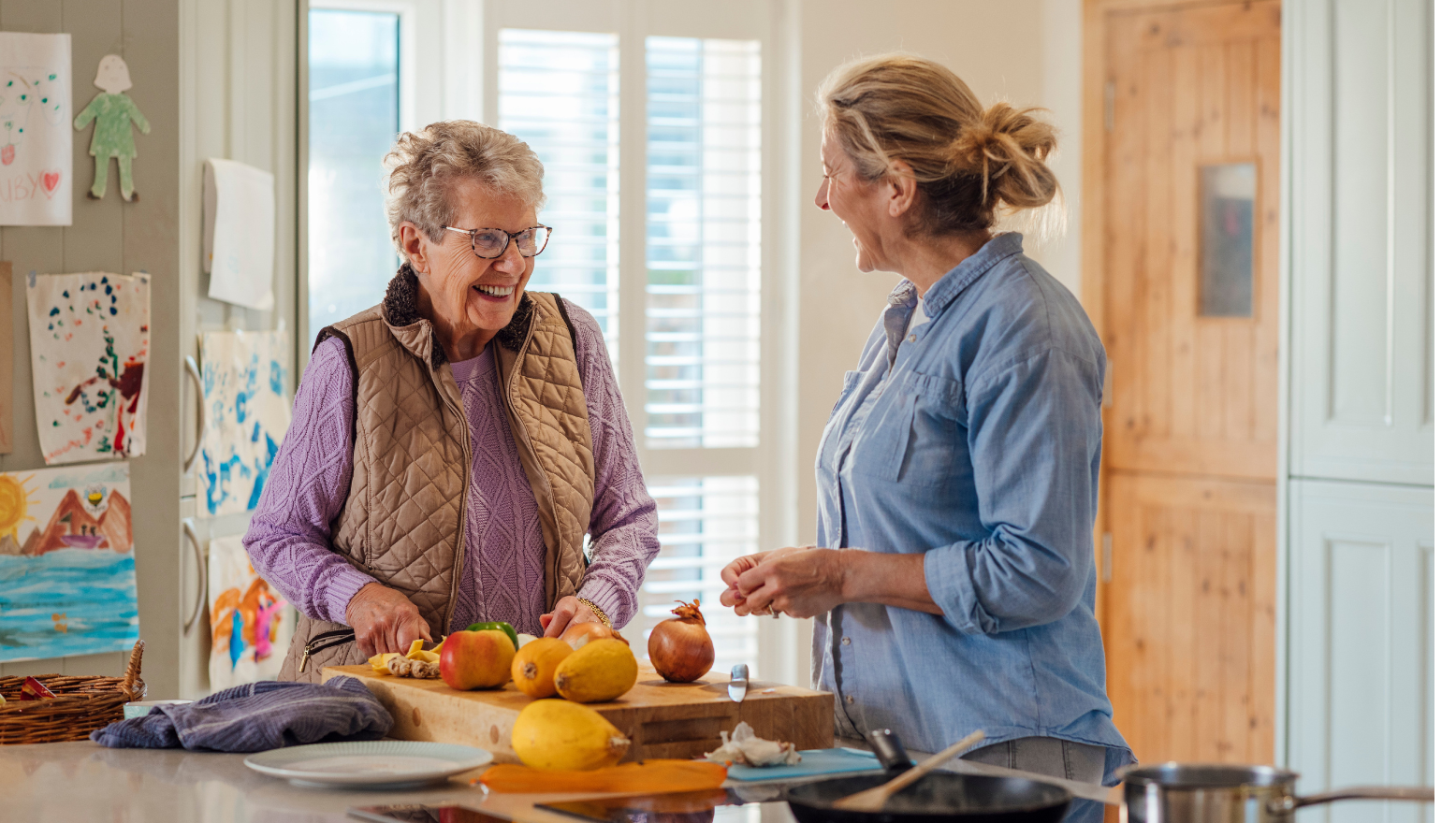 What checks and documents do independent aged care workers need? 