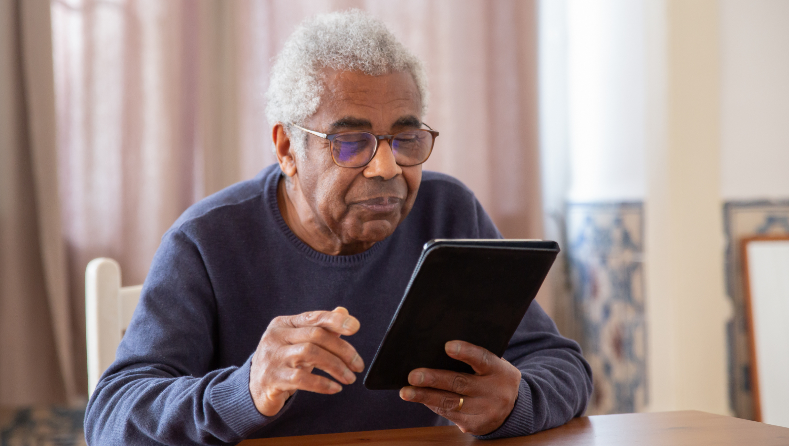 Tech Support for Seniors: Can Support at Home Help With Phones, Tablets and Video Calls? 